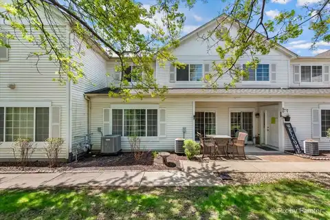 85 Braxton Lane, Aurora, IL 60504