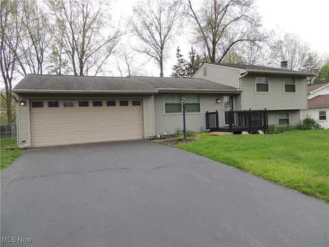 678 Laurelwood Drive SE, Holland, OH 44484