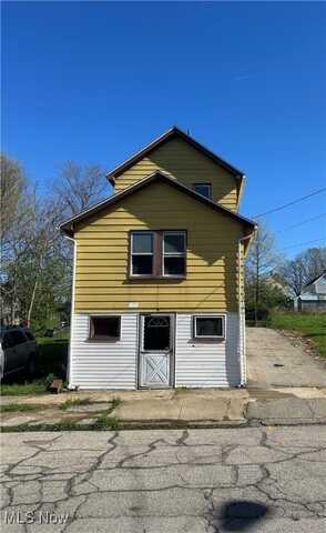 16 Tremble Avenue, Campbell, OH 44405