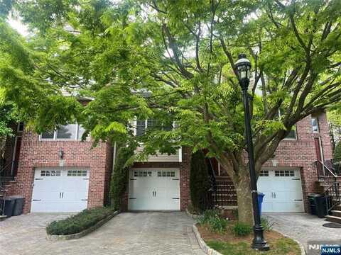 14 Cobblestone Way, Tenafly, NJ 07670