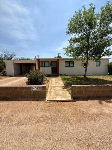 201 SW 19th St, Seminole, TX 79360