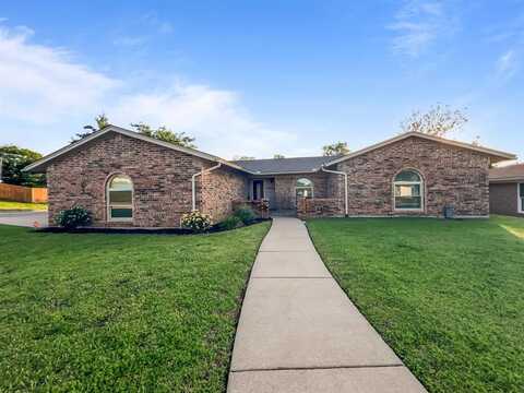 6816 Winifred Drive, Fort Worth, TX 76133
