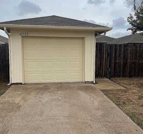 6713 Crestmont Court, Fort Worth, TX 76133