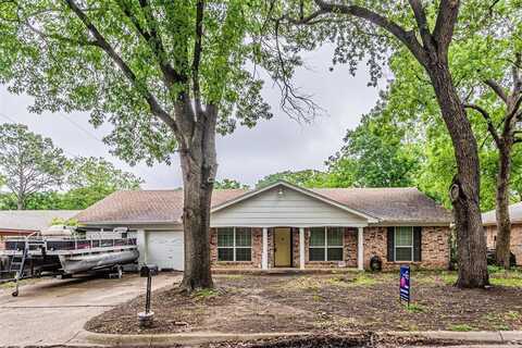 2525 Warren Lane, Fort Worth, TX 76112