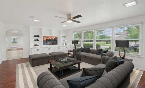 3817 Trail Lake Drive, Fort Worth, TX 76109