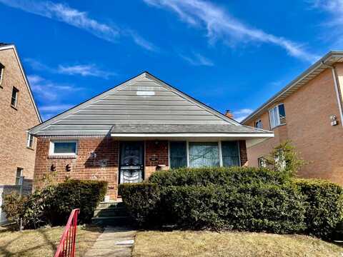 69-15 Cloverdale Blvd, Oakland Gardens, NY 11364