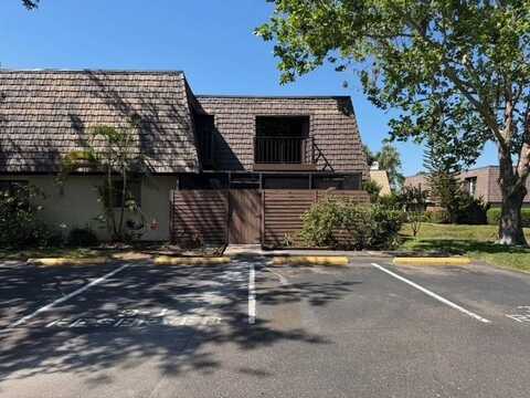 15202 E Pond Woods Dr, Tampa, FL 33618