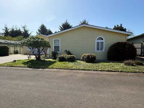 628 NE 62nd St, Newport, OR 97365