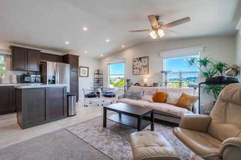 200 Olive Ave, Vista, CA 92083