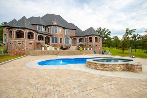 140 Lake Shore Ln, Henderson, TN 38340