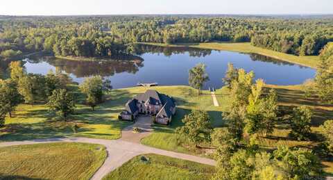 140 Lake Shore Ln, Henderson, TN 38340