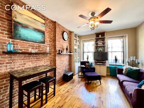 438 West 49th Street, New York, NY 10019