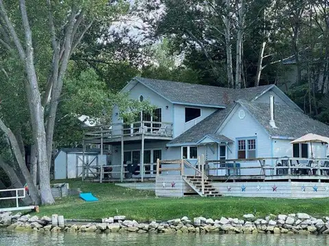 4 Lakeview Rd., Brady, NE 69123