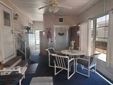 946 Strongbox Ln, Fort Myers, FL 33917