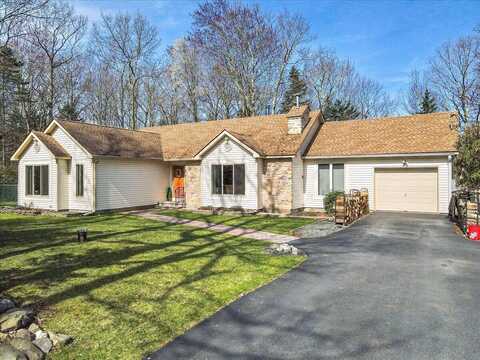 205 Flatbrook Way, Milford, PA 18337