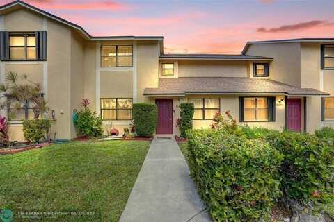 5422 Gate Lake Rd, Tamarac, FL 33319