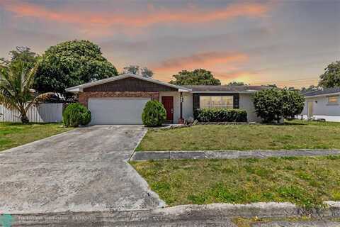 7965 NW 9th St, Margate, FL 33063