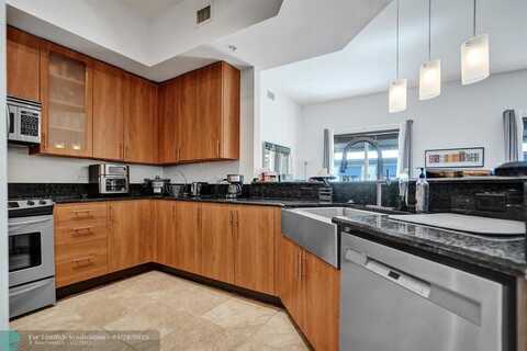 2601 NE 14th Ave, Wilton Manors, FL 33334