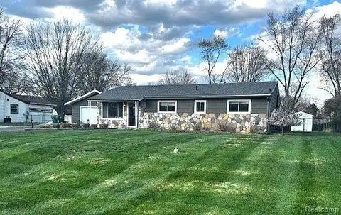 4832 SUMMERHILL Drive, Clarkston, MI 48346