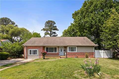 7713 Wildwood Dr, Norfolk, VA 23518