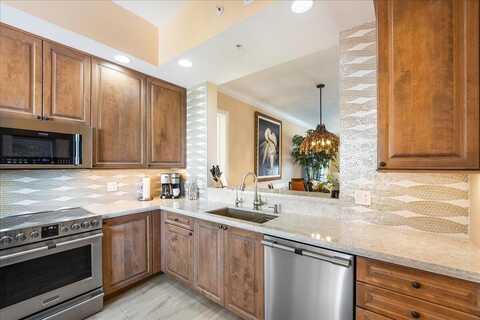 37 Harbour Isle Drive E, Fort Pierce, FL 34949