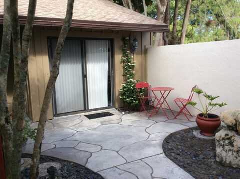 241 Pleasant Wood Drive, Wellington, FL 33414
