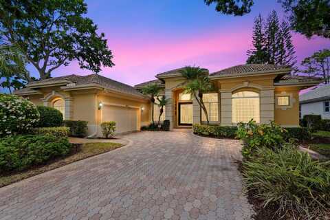 8131 Links Way, Port Saint Lucie, FL 34986