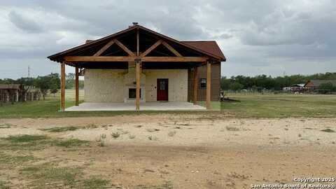 7274 Fm 327, Elmendorf, TX 78112