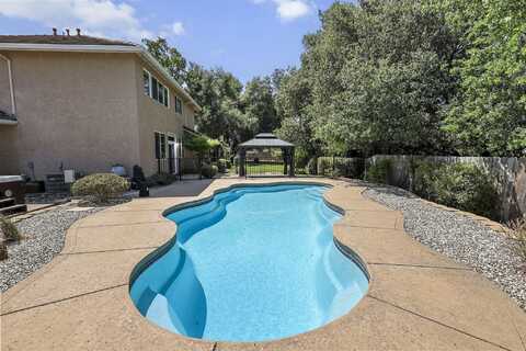 20340 Greenview Drive, Redding, CA 96002
