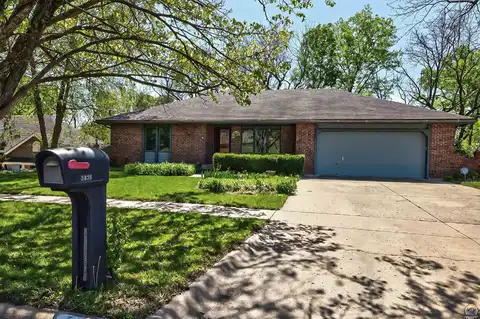 3835 SW Wood Valley DR, Topeka, KS 66610