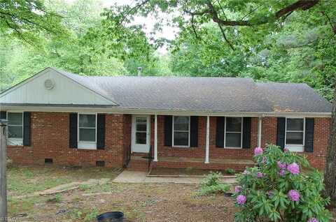 112 Village Lane, Greensboro, NC 27409