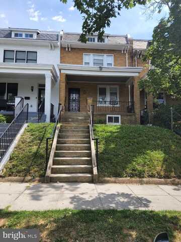 424 FARRAGUT STREET NW, WASHINGTON, DC 20011