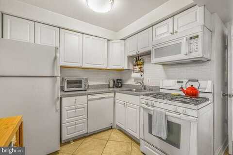 1633 D STREET SE, WASHINGTON, DC 20003