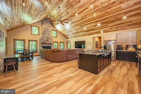 17 GREEN JACKET CT., MC HENRY, MD 21541