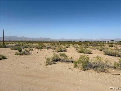 4644 W Supai Drive, Golden Valley, AZ 86413