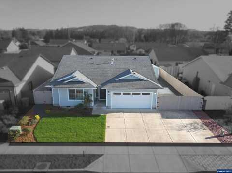 74 Camellia Dr, Lebanon, OR 97355