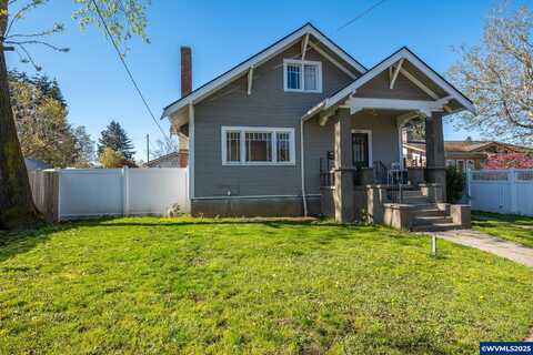 1836 Center St NE, Salem, OR 97301