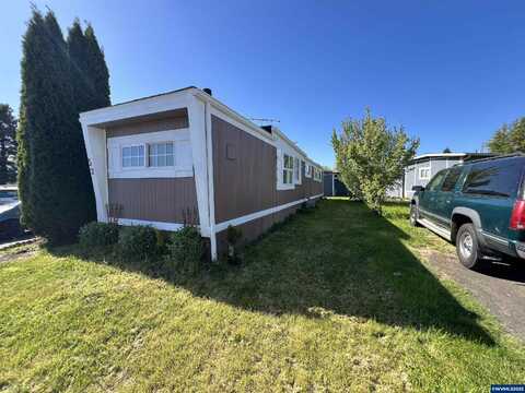 2400 SE Stratus Av, McMinnville, OR 97128