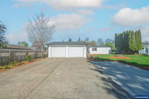 553 Woodland Av, Woodburn, OR 97071