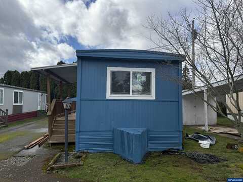 13045 SE Stark St, Portland, OR 97233