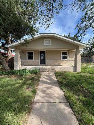214 E Wichita Street, Miami, TX 79059