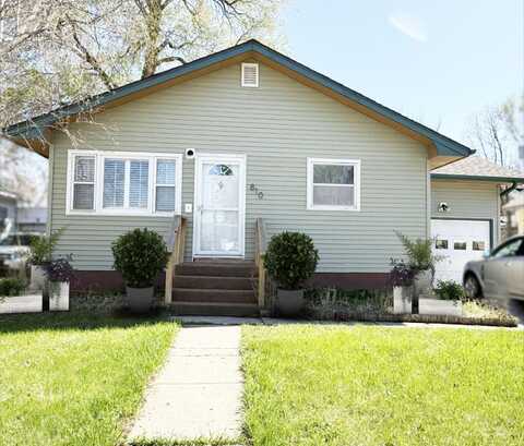 810 NE 8th Avenue, Aberdeen, SD 57401