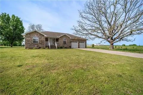 219 Casey LN, Berryville, AR 72616