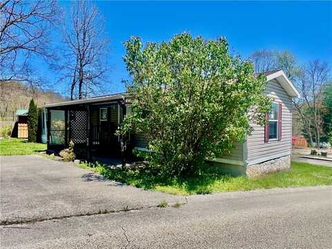 214 Hill Top Manor N, Shelocta, PA 15774