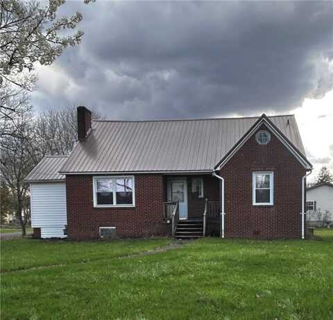 197 W Ligonier St, Saint Clair, PA 15944