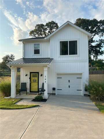104 W North 3rd Street, Seneca, SC 29678
