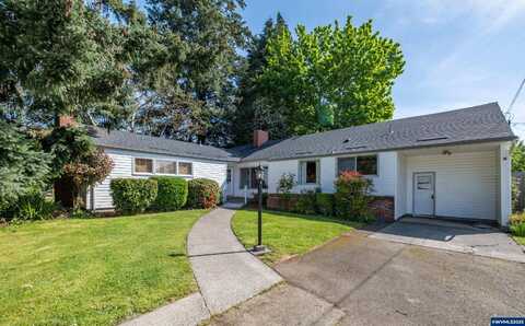 495 Carlson Dr, Lebanon, OR 97355