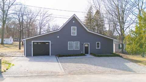 206 Joliet Avenue, Houghton Lake, MI 48629