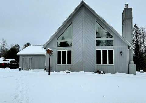 8836 Big Creek Road, Johannesburg, MI 49751