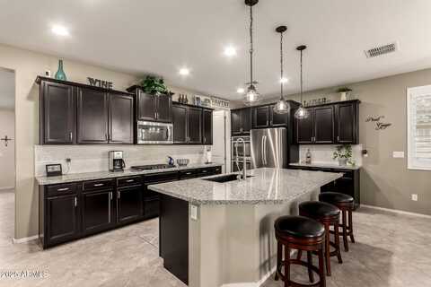 2440 W ARROYO Way, San Tan Valley, AZ 85144